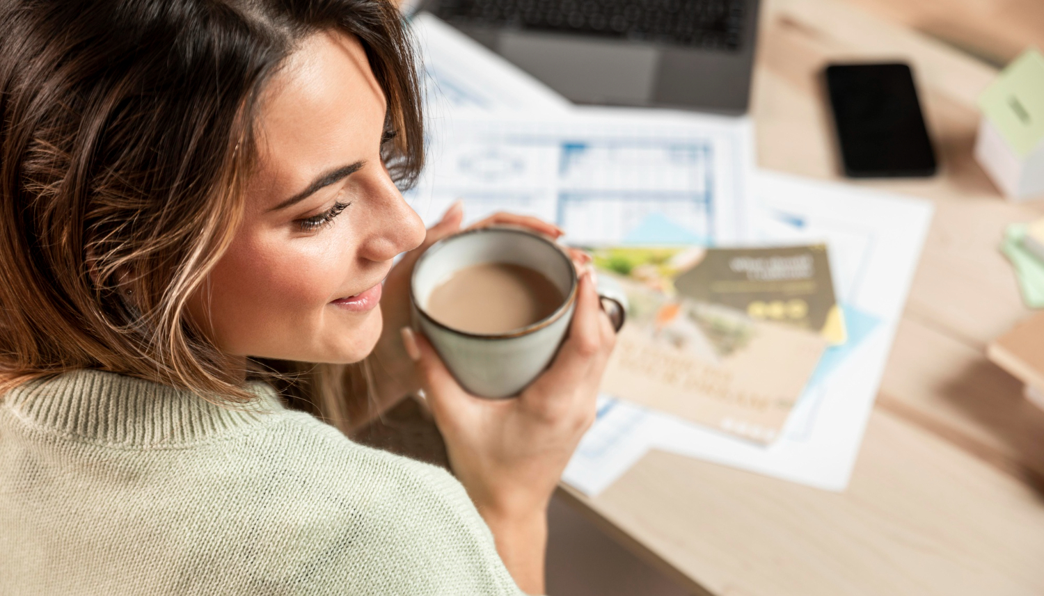 Koffeinkalauz – A kávézás jótékony hatásai és árnyoldalai